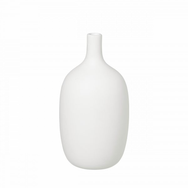 Witte blomus CEOLA vaas met ronde buik, smalle hals en matte afwerking.
