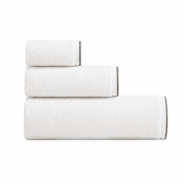Witte Dommelin Verona doeken in drie formaten, als seriebeeld bij het gastendoekje van 30 bij 50 cm.